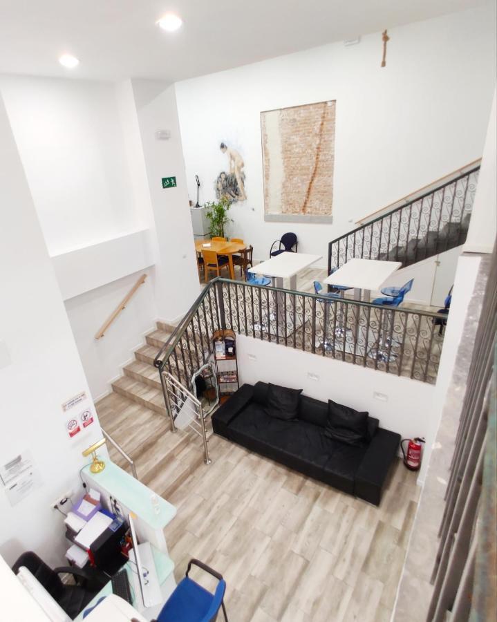 Palafox 23 Hostel มาดริด ภายนอก รูปภาพ