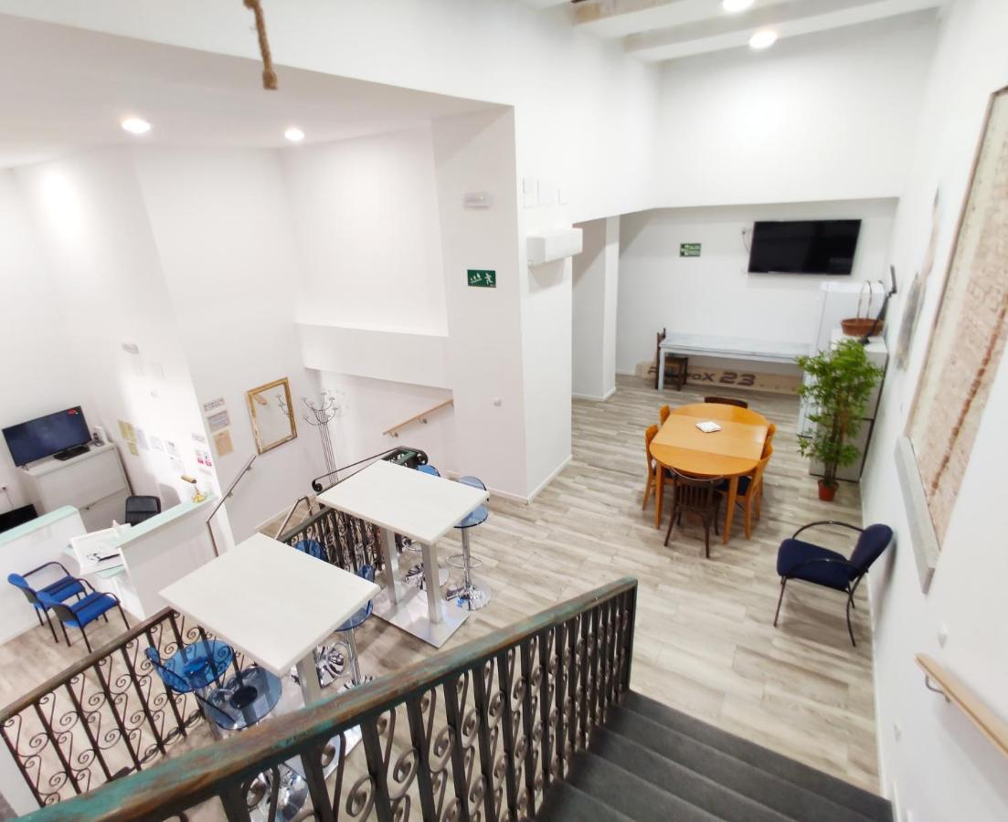 Palafox 23 Hostel มาดริด ภายนอก รูปภาพ