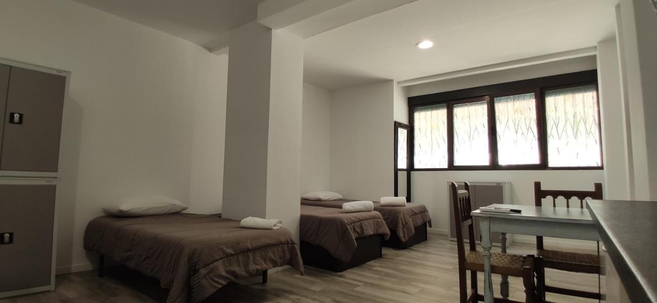 Palafox 23 Hostel มาดริด ภายนอก รูปภาพ